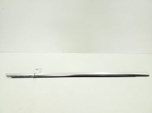 Esiukse klaasi välimine liist - A2537200224