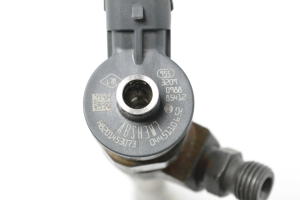  Fuel injector 