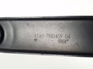 BMW 7 SERIJA F01 (2008–2015) Esiklaasi puhasti hoob 7182459 - 2