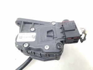Opel Zafira B (2005–2014) Accelerator pedal 13125114 - 2