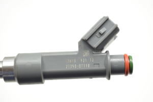  Fuel injector 