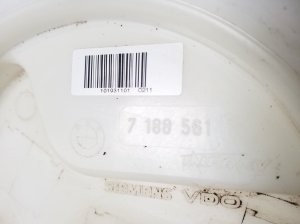 BMW 7 SERIJA F01 (2008–2015) Kütusepump paagis 7188561 - 4