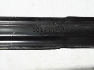 Chrysler Pacifica (2016–2026) Kraftstofftankhalter 68229311AA - 2