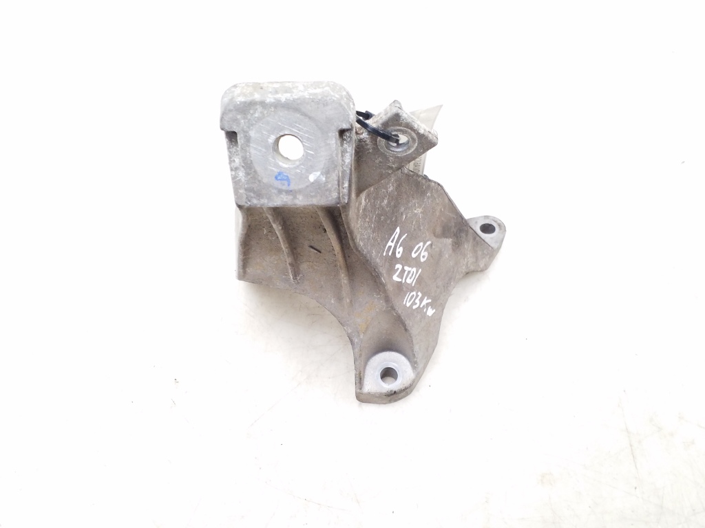 AUDI A6 C6/4F (2004-2011) Дясна скоба на двигателя 4F0199308P 25090883