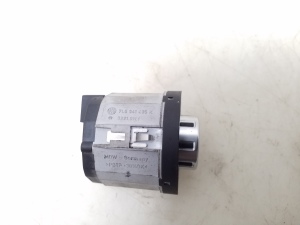 Volkswagen Touareg I (2002–2010) Differential lock switch 7L6941435K - 2