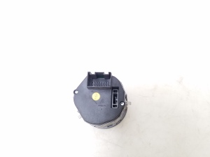 Volkswagen Touareg I (2002–2010) Differential lock switch 7L6941435K - 3