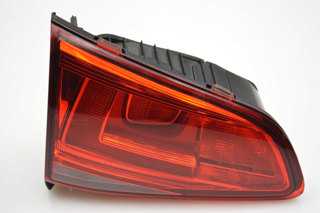 Volkswagen Golf VII (2012–2026) Rückleuchte Heckleuchte innen 5G0945093AD Volkswagen Golf VII (2012–2026) Rückleuchte Heckleuchte innen 5G0945093AD