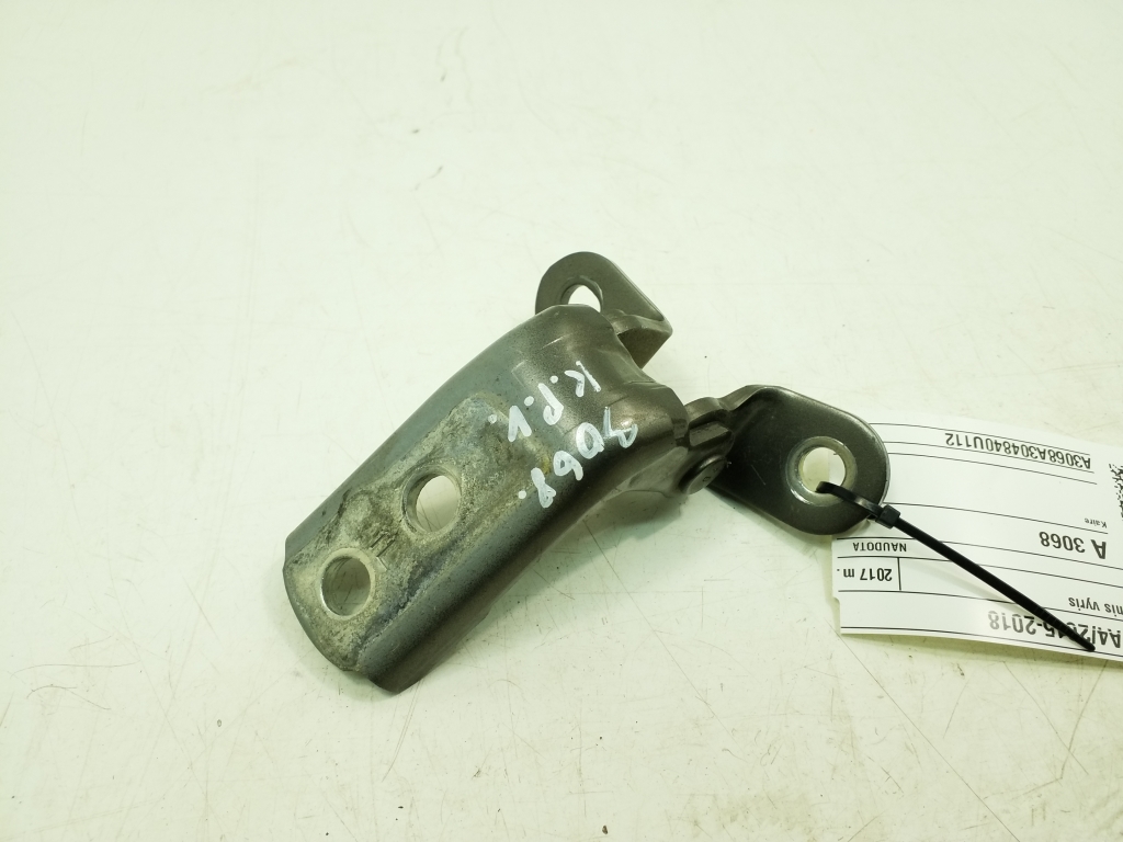 Front left Door Hinge