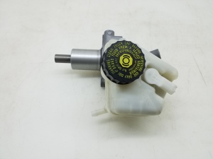  Master cylinder 