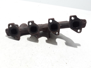  Exhaust manifold 