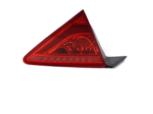 Tail light on trunk lid - 4G8945093