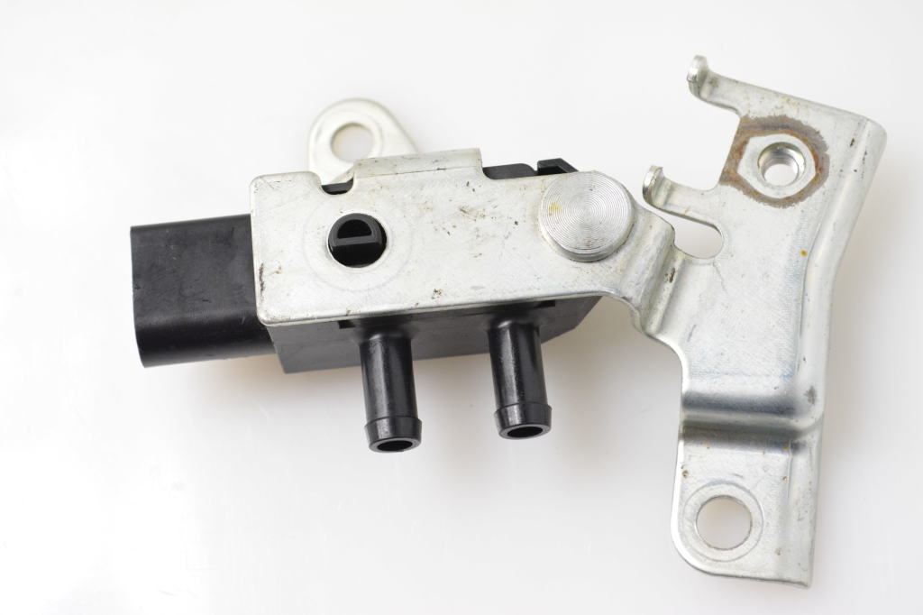 Used Mazda 3 Solenoids S550182B2A