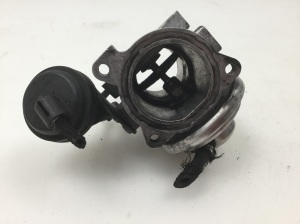 Volkswagen Bora (1998–2005) Ventil Abgasrückführung 038129637B - 2