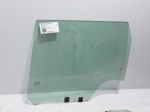 RENAULT Clio IV (2012–2019) Aizmugurējo sānu durvju stikls 823011538R - 4