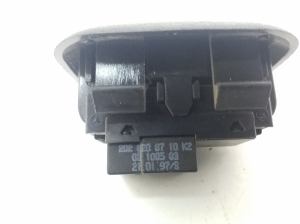 Mercedes Benz C-Class 202 (1993–2001) Tagumise külgukse aknalüliti A2028208710 - 3