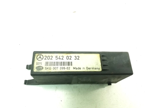 Mercedes Benz C-Class 202 (1993–2001) Relee A2025420232 - 3