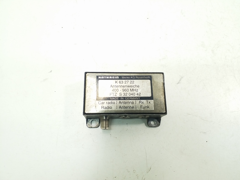 MERCEDES-BENZ C-Class W202/S202 (1993-2001) Bootlid Antenna Amplifier A2028200989 20432577