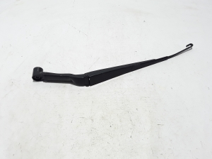  Windshield wiper blade 