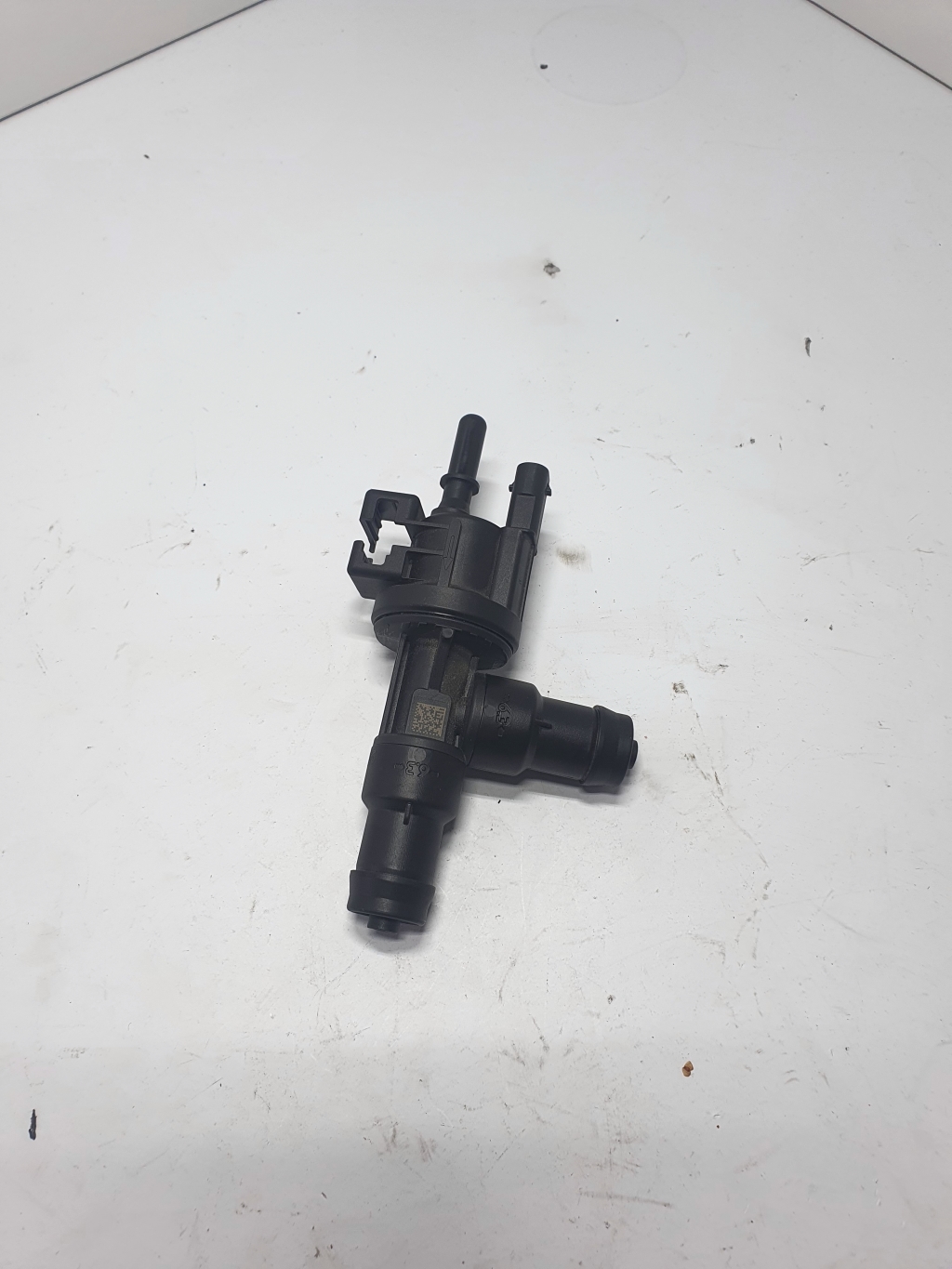 Used BMW 3 SERIES Valve other 7645860