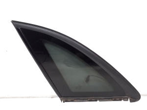   Rear quarter glass  - A2466702312 