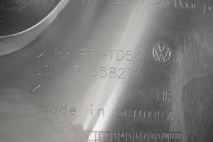 Volkswagen Tiguan (2017–2026) Tagumise küljeukse polster 5NA867212E - 2