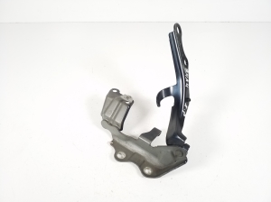   Hood hinge  -  