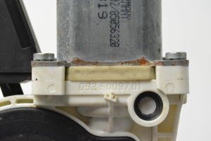 BMW 5 SERIES E60 (2003–2010) Rear side door window regulator motor 6922319 - 2