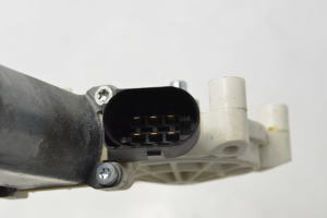 BMW 5 SERIES E60 (2003–2010) Rear side door window regulator motor 6922319 - 4