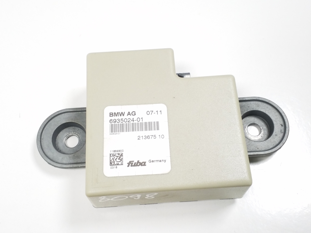 BMW 7 Series F01/F02 (2008-2015) Bootlid Antenna Amplifier 6935024 21921718