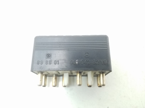 Mercedes Benz S-Class 140 (1991–1998) Relee A0015428219 - 2