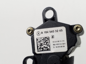 Mercedes Benz GL-Class 164 (2006–2012) Rooli reguleerimislüliti A1645403245 - 4