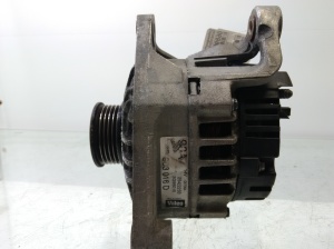 Volkswagen Passat B5 (1997–2005) Alternator 06B903016D - 2