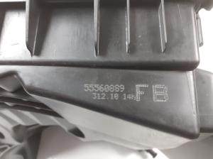 Opel Insignia (2008–2017) Luftfiltergehäuse 55560889 - 2