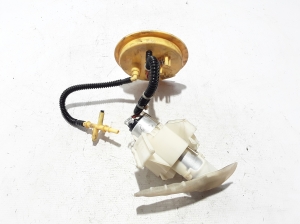 BMW 5 SERIES F10 (2010–2017) Kütusepump paagis 7260648 - 2