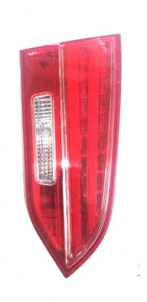 Tail light on trunk lid - 924062W1