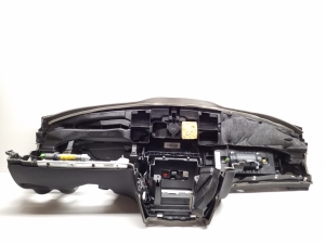 Mercedes Benz C-Class 204 (2007–2014) Dashboard and its parts A2046805887 - 2