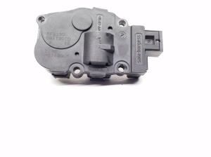 Mercedes Benz C-Class 204 (2007–2014) Stellmotor Heizungsklappe A2218200042 - 2