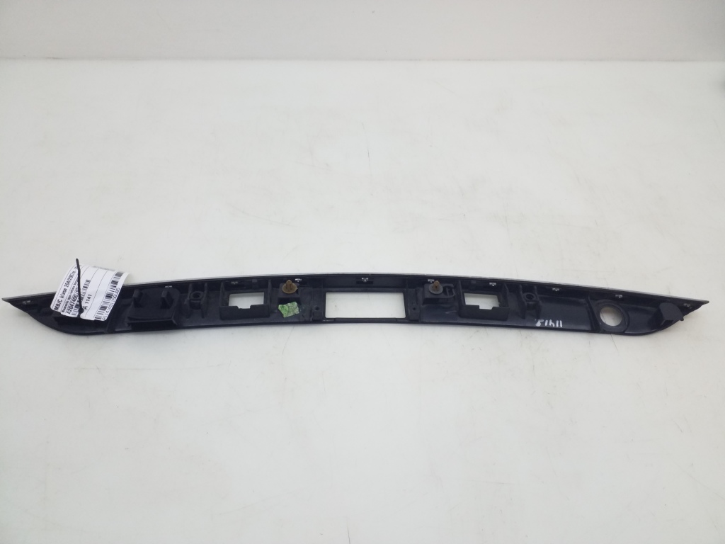 MERCEDES-BENZ C-Class W204/S204/C204 (2004-2015) Antal Blixthållare Trim A2047400793 20978213