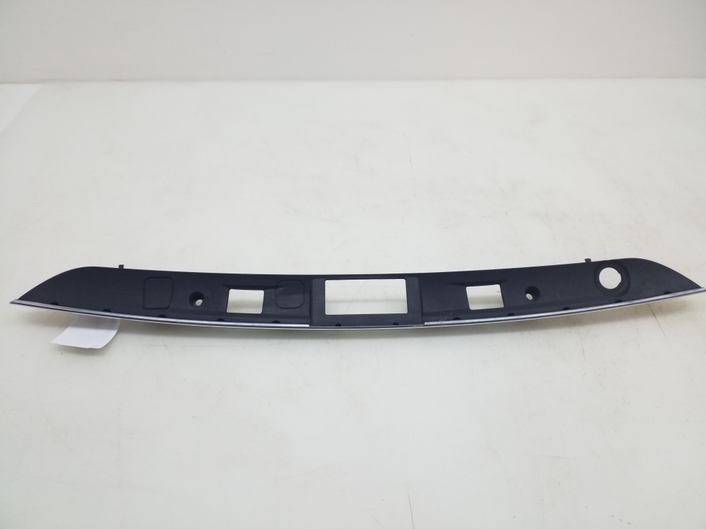 MERCEDES-BENZ C-Class W204/S204/C204 (2004-2015) Antal Blixthållare Trim A2047400793 20978213