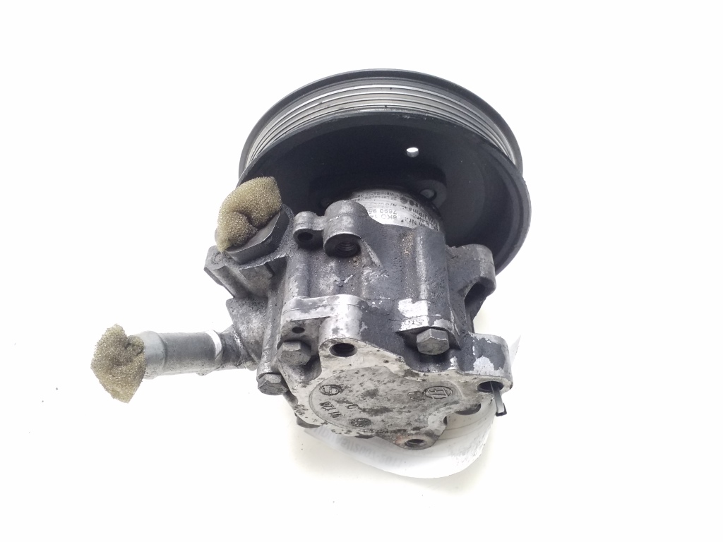 Used AUDI A5 Power steering pump and its components