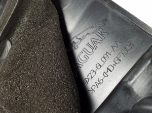 Jaguar XF (2008–2016) Engine cover 9X236L091AA - 3