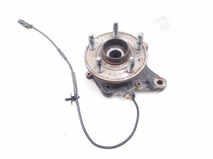 Front wheel hub