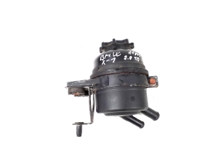 Power steering pump reservoir - 6851218