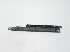   Esiporitiiva kinnitus  - 631423675R 