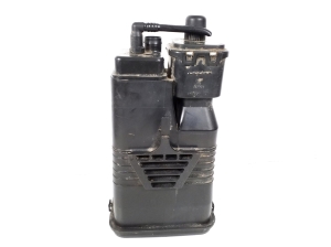 Mercedes Benz GL-Class 164 (2006–2012) Charcoal canister A1644701059 - 4