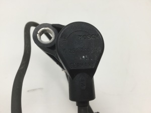 Porsche Cayenne (2002–2010) Crankshaft position sensor 0261210239 - 2