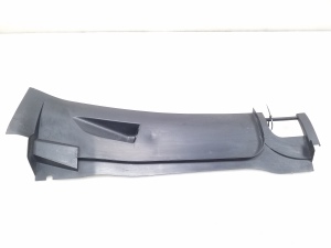 Grille d’auvent (garniture du mécanisme d’essuie-glace) - 