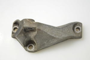 Kraftstoffpumpenhalter - 7804376