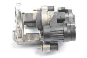 Volkswagen Passat B8 (2014–2023) Tagumine pidurisadul 3Q0615406M - 5