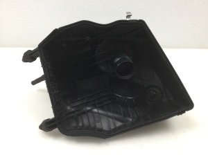 AUDI A6 C6 (2004–2011) Unterteil des Luftfiltergehäuses 4F0133835F - 2
